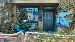 Un jardín fuera de Yu Shou Hao Hsien Guesthouse