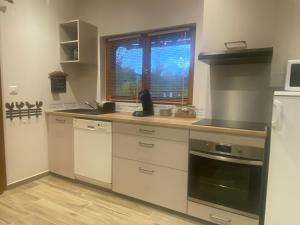 Kuchnia lub aneks kuchenny w obiekcie Gîte du Gué Maraud