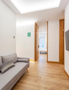 Telewizja i/lub zestaw kina domowego w obiekcie Plaza España V calle San Bernardino 6BR 6BH