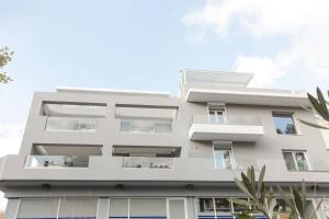 uma imagem de um edifício em Athens Heart Luxury Apartment em Atenas