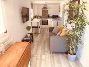 Kuchyňa alebo kuchynka v ubytovaní Lovely 2 Bed Apartment in Alcalali