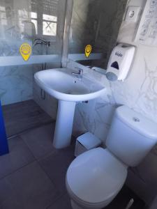 Koupelna v ubytování Albergue de São Bento