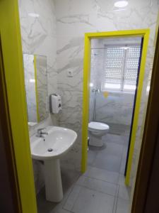 Koupelna v ubytování Albergue de São Bento