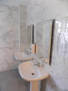 Koupelna v ubytování Albergue de São Bento