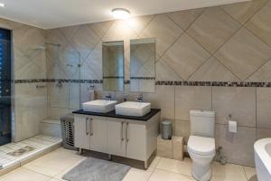 Gallery image of Hermanus Beach House at CShine in Hermanus