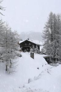 Silva: The Alpine Chalet durante l'inverno