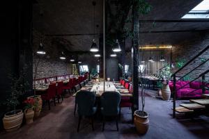 Khu vực ghế ngồi tại Atrium Konak