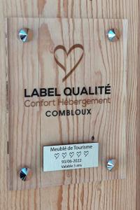 Certifikát, ocenenie alebo iný dokument vystavený v ubytovaní Chalet neuf vue panoramique sur le MONT-BLANC