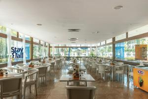 En restaurang eller annat matställe på Apt Marulhos-BeiraMar Praia de Muro Alto-058M