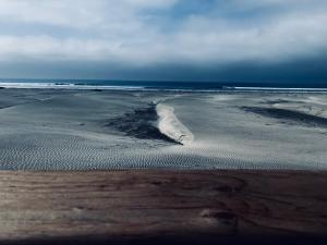 トゥストラ・グティエレスにあるDepartamento Nubesの曇りの日の砂浜 +11枚の写真