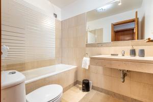 Koupelna v ubytování Machico City Apt + 31 fotografií
