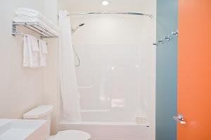 Ein Badezimmer in der Unterkunft Skyview Hotel