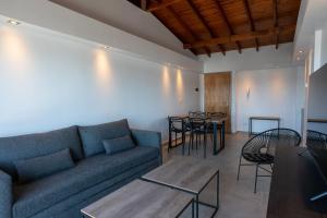 Portales de la Patagonia Apartments的休息区