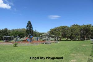 Anchored at Fingal Bay 80 Marine Drive的儿童游玩区