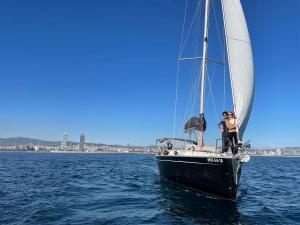 Fotografia z galérie ubytovania Precioso velero en Badalona de 3 camarotes v destinácii Badalona