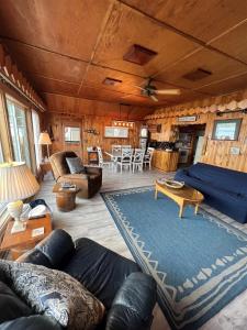 Gallery image of CAMP CARROLL LIMIT 6 home in North Sebago