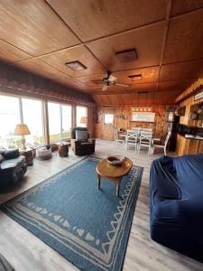 Gallery image of CAMP CARROLL LIMIT 6 home in North Sebago