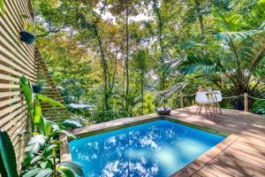 Bazén v ubytování Monkey Tiny House - Private swimming pool nebo v jeho okolí