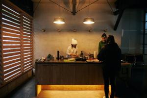 Hosté ubytování 目の前が吉野川・雨天でも屋外体験ができる絶景の一軒家