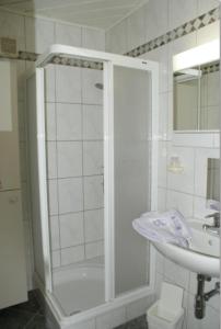 A bathroom at Ferienwohnung Bluntaumühle