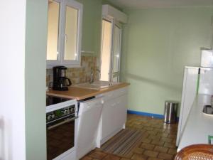 Photo de la galerie de l'établissement Maison 3 pièces avec jardin, proche centre et plages, Saint-Denis-d'Oléron - FR-1-246A-339, à Saint-Denis-dʼOléron