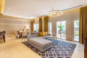 Uma área de estar em Al Messila, A Luxury Collection Resort & Spa, Doha