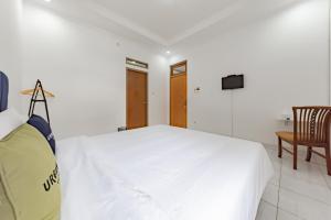 TV a/nebo společenská místnost v ubytování RedDoorz Plus near Universitas Maranatha Bandung 2