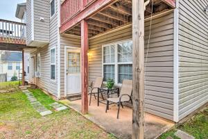 Gallery image of Cozy Powder Springs Home, 12 Mi to Six Flags in Powder Springs +17 photos