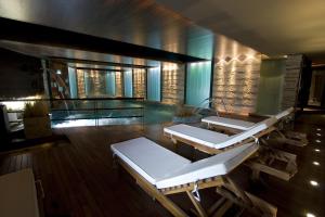A piscina localizada em Imago Hotel & Spa ou nos arredores