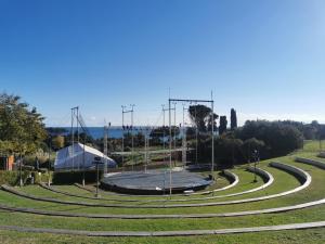 Ogród w obiekcie APPARTEMENT CAP ESTEREL CLIMATISE VUE MER