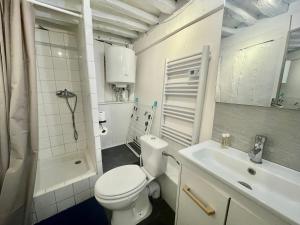 Kúpeľňa v ubytovaní petit studio près du centre - 186