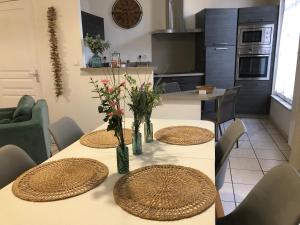 Kuchyňa alebo kuchynka v ubytovaní Bel appartement spacieux et lumineux hyper centre Blois
