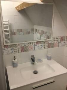 Vannituba majutusasutuses Gite de charme 6 pers avec SPA privé