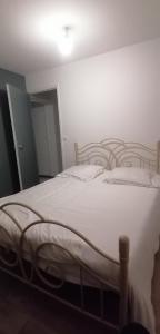 Fotografia z galérie ubytovania CHAMBRE 1 v destinácii Changé