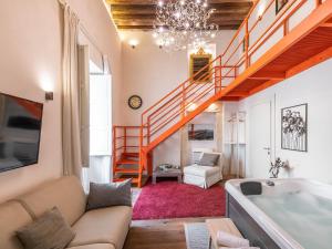 A seating area at Il Regio Boutique Hotel
