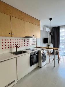 A kitchen or kitchenette at Flower house 5