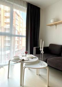 A seating area at Flower house 5