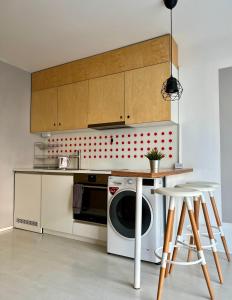 A kitchen or kitchenette at Flower house 5