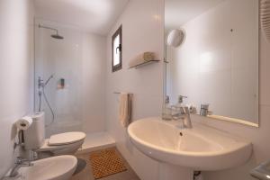 Kúpeľňa v ubytovaní Hostal Aigua Clara