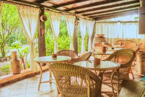 A seating area at AFFITTACAMERE SA BRATZA VACANZE