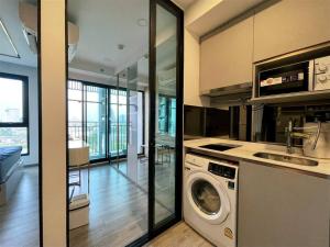 Luxury house Bangna tesisinde mutfak veya mini mutfak