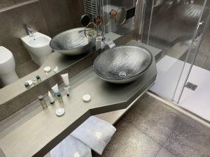 A bathroom at Suite Dreams Montecatini