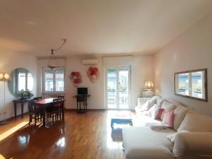 A seating area at Gelsomino B&B Apartment