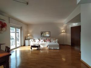 A seating area at Gelsomino B&B Apartment Még 34 kép