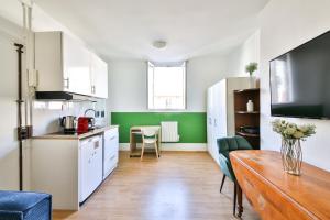 Kuchyňa alebo kuchynka v ubytovaní 41.Studio 2Pers#Sèvres-Lecourbe#Necker
