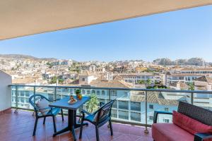 Balkon lub taras w obiekcie 797 HOLIDAY RENTALS - ARCOSUR1- Moderno apartamento con terraza y vistas