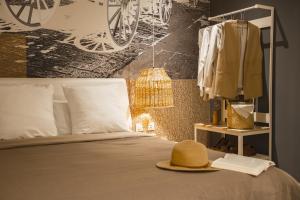 A bed or beds in a room at room Select Tetuán