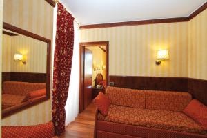 Istumisnurk majutusasutuses Hotel Miro'