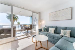 Posedenie v ubytovaní Dona Lola Patricia - Spacious 3 bedroom top floor apartment with uninterrupted sea views - Only a few meters to Calahonda beach - Costa del Sol - CS188
