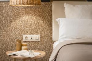 A bed or beds in a room at room Select Tetuán